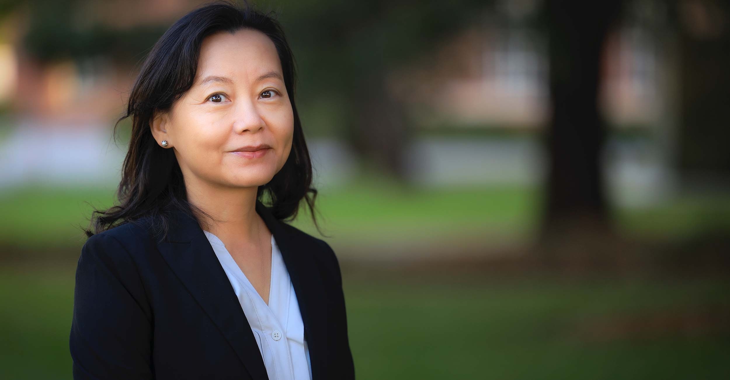 Portrait photo of Lixia Lambert 